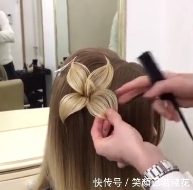 女孩|男发型师用女孩的头发做出一朵花,女孩高兴的连连向他道谢