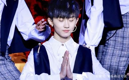 马嘉祺在综艺中表现出色，选秀出道的他，称得上优秀这个词