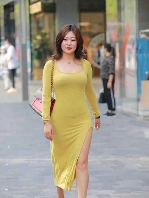 时髦 连衣裙的特别搭配,设计简约大方,时髦显瘦