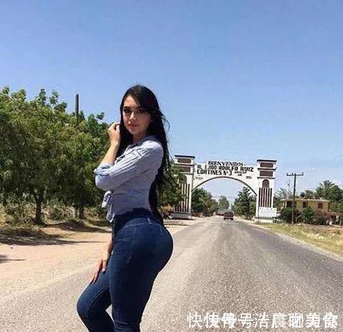 迷人|拥有完美腰臀比,沙漏型身材,国外大码模特就是这么迷人