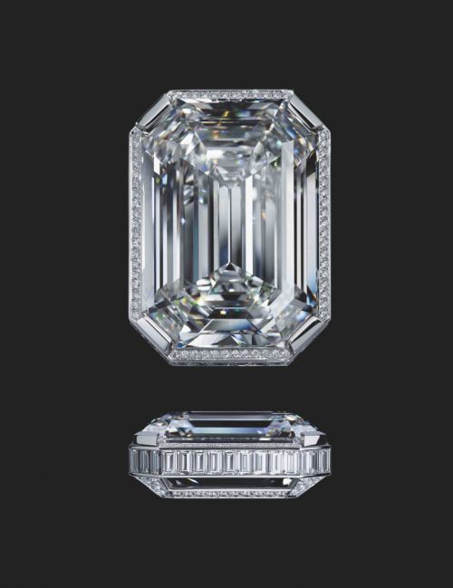 五号 五号香水100岁了!Chanel 特别制作了一条钻石项链,重55.55克拉