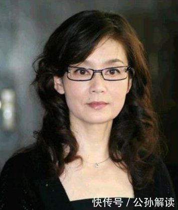 和潘虹离婚 相恋小21岁的王小丫 他如今73孤身一人生活凄凉 快资讯 和潘虹离婚 相恋小21岁的王小丫 他如今73孤身一人生活凄凉 快资讯