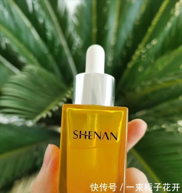 补水|40岁的女人想“嫩肤”,别只会补水,懂得用油,会嫩