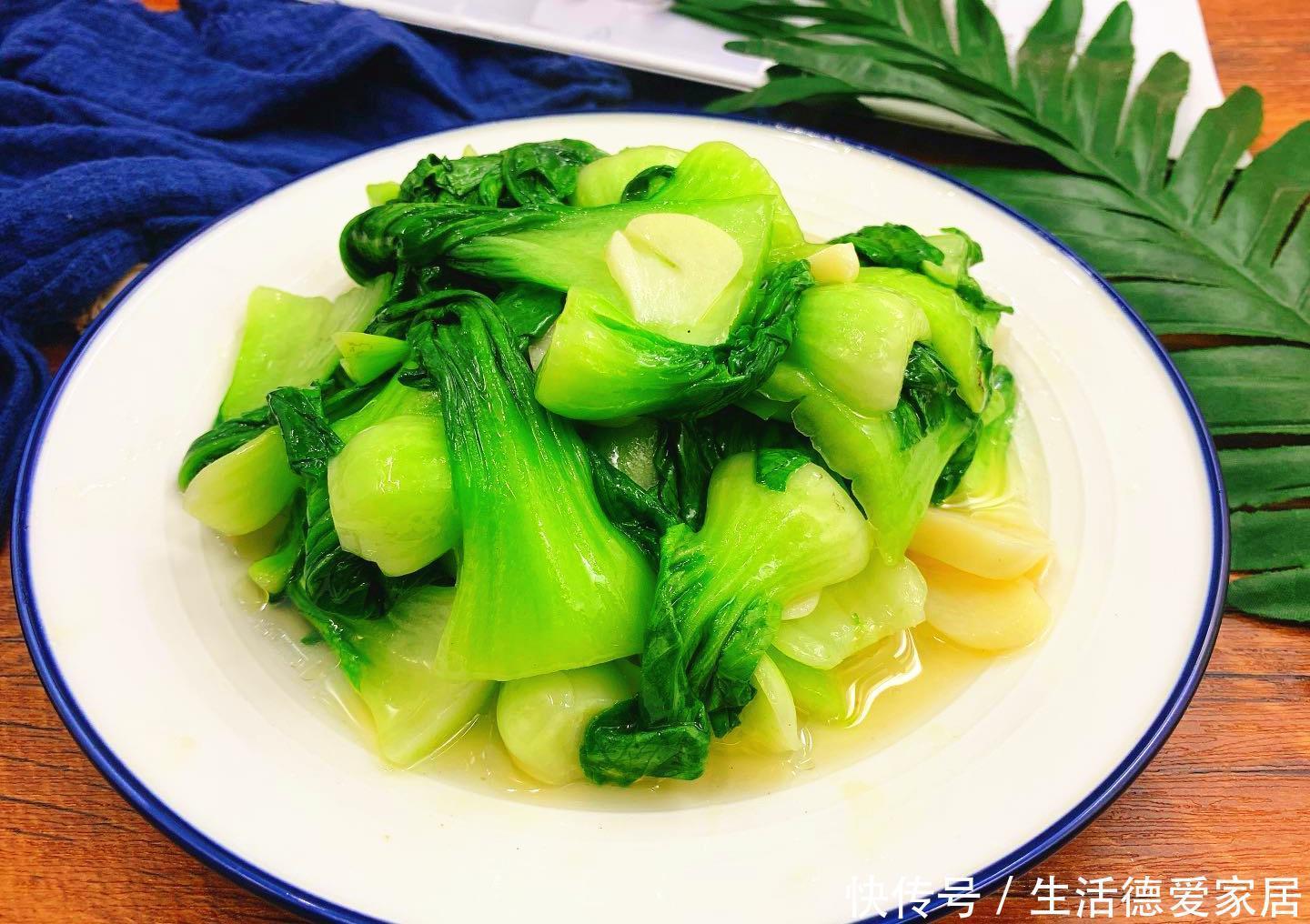 不管炒什么青菜,牢记3点,保证青菜脆绿不出水,比酒店更好吃