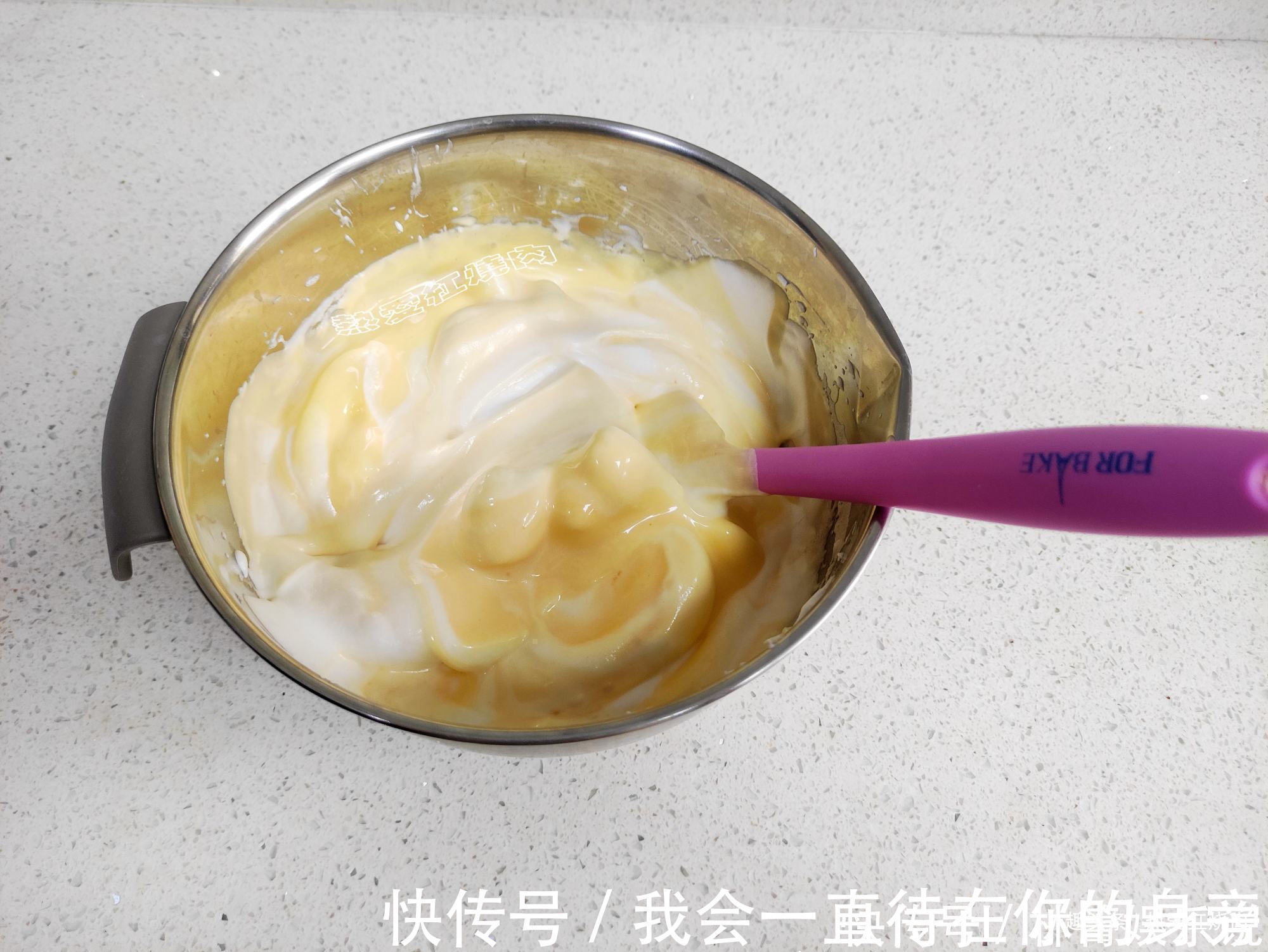 蛋糕|这个蛋糕比戚风还好吃,冷藏后食用更佳,趁现在鸡蛋便宜赶紧做呀