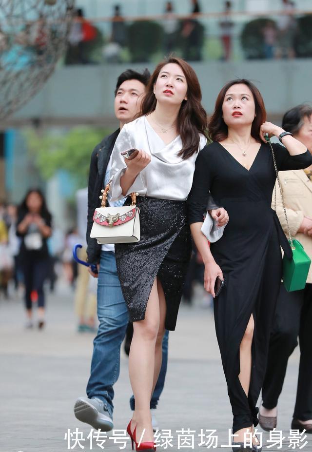 四十女人“一朵花”，这样穿衣服，人老“珠”不黄