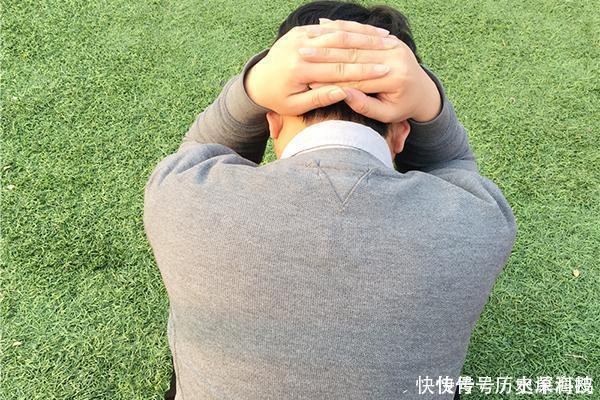 仰卧起坐|男性45岁后，2类动作不再适合做，避免健身变“伤身”