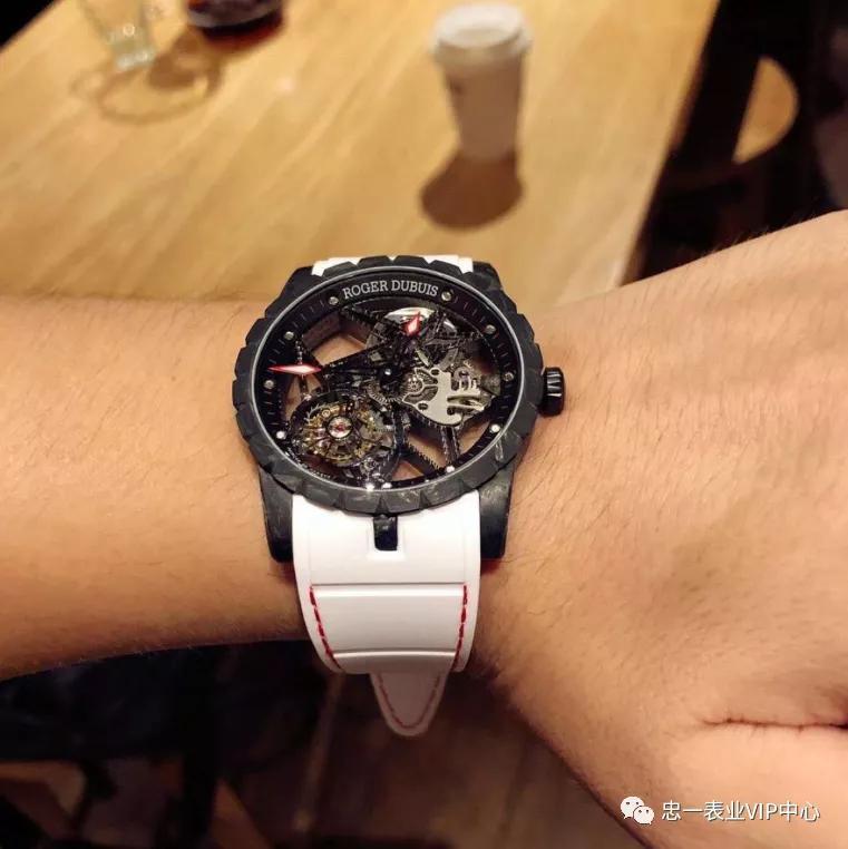 颜值最高佩戴最舒适的真陀飞轮机芯，RD王者系列碳纤维陀飞轮腕表