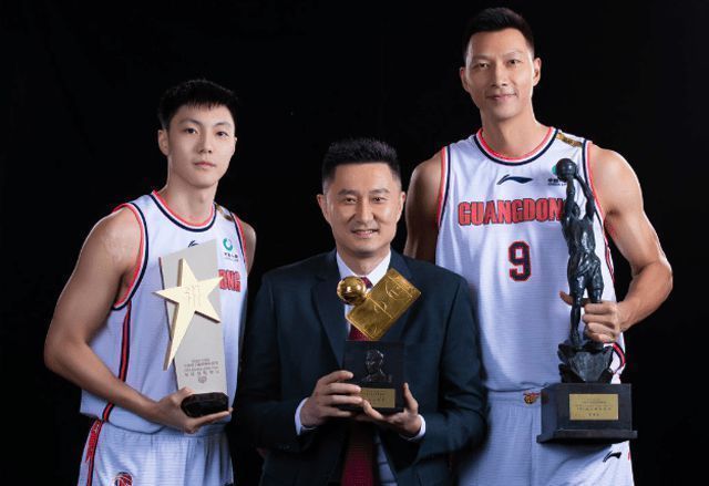 周琦|CBA強隊高調喊出雙冠王口號,杜鋒朱芳雨卻絕口不提,打臉劇情再次出現?