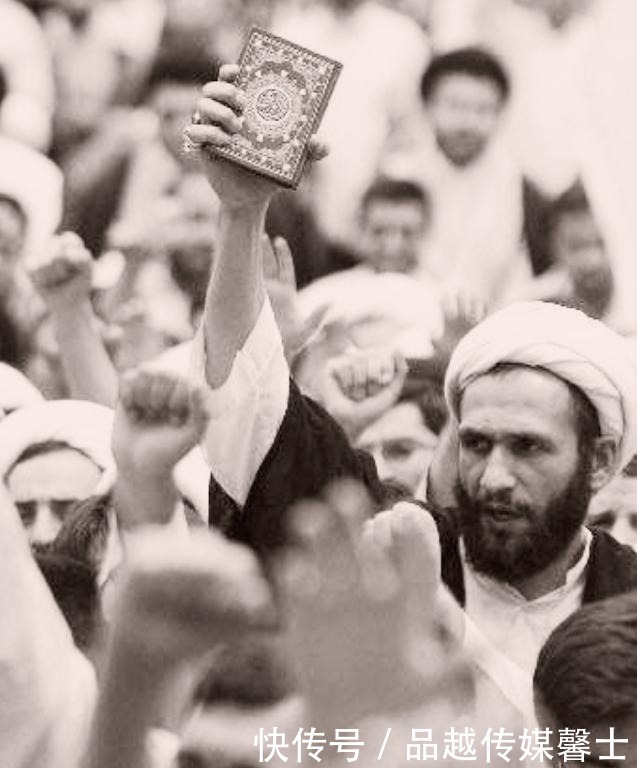 教士阶层|巴列维到底为何要进行白色革命?其实都是为了保命