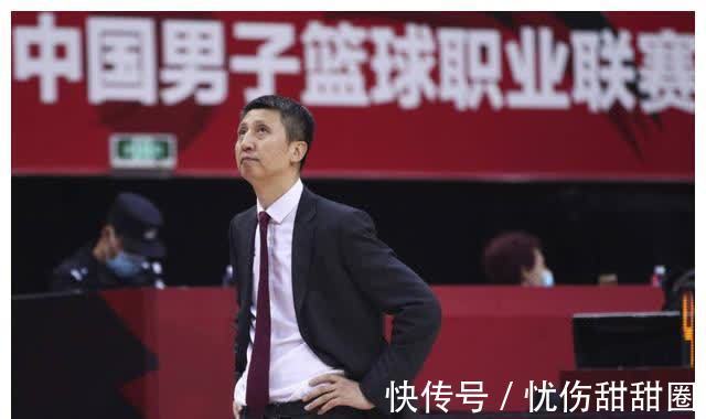 郭士强|泪奔一幕再现,郭艾伦默默跟郭士强回更衣室,但他跟错了方向