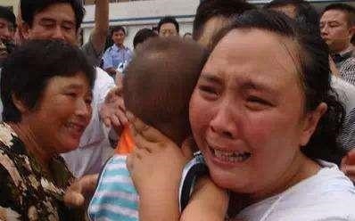 轩轩|6岁儿子被人贩拐走,经过三小时后终于找到,可是宝妈差点认不出