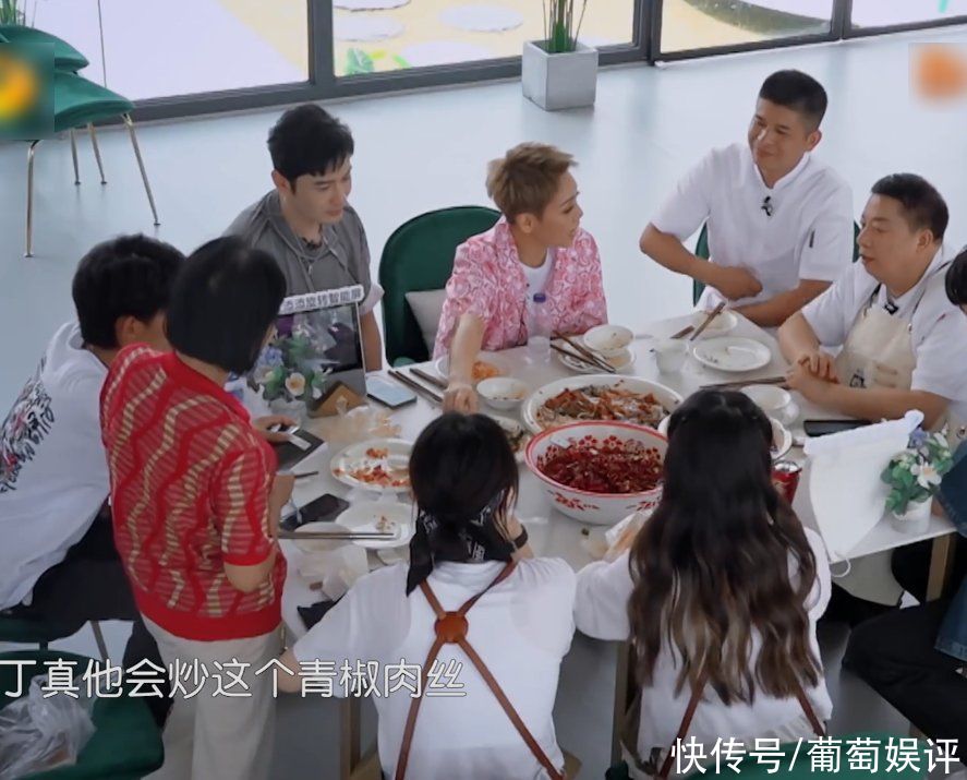 嘉宾们|黄晓明是中餐厅店长，宁静却频频推翻对方想法，强势作风更像领导