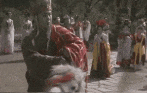 |搞笑GIF趣图:妹子天生力气大,一出场就把小伙子的活都抢了