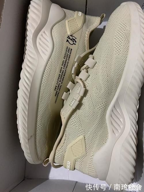 耐克 耐克公然挑衅国人底线,新鞋遭疯抢,国货潮品鞋却一旁被冷落,骨气何在?