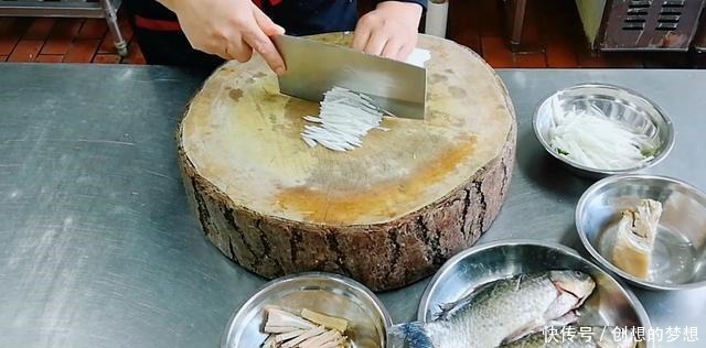 鲫鱼羊肉汤——酒店大厨将羊肉、萝卜、鲫鱼合烹,营养健康价值高