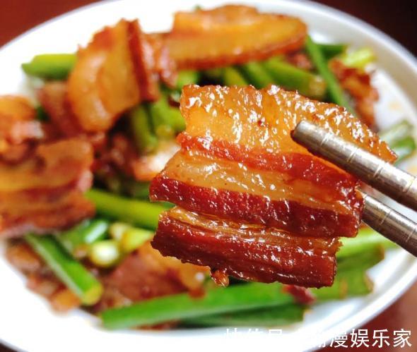 腊肉|吃肉不如多吃这个菜，5元一把，隔几天吃一次，还能给身体杀杀菌