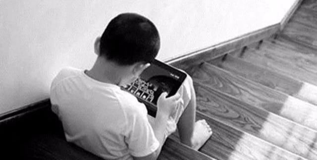 孩子沉迷手机，这位妈妈立下的9条手机使用家规，值得家长借鉴