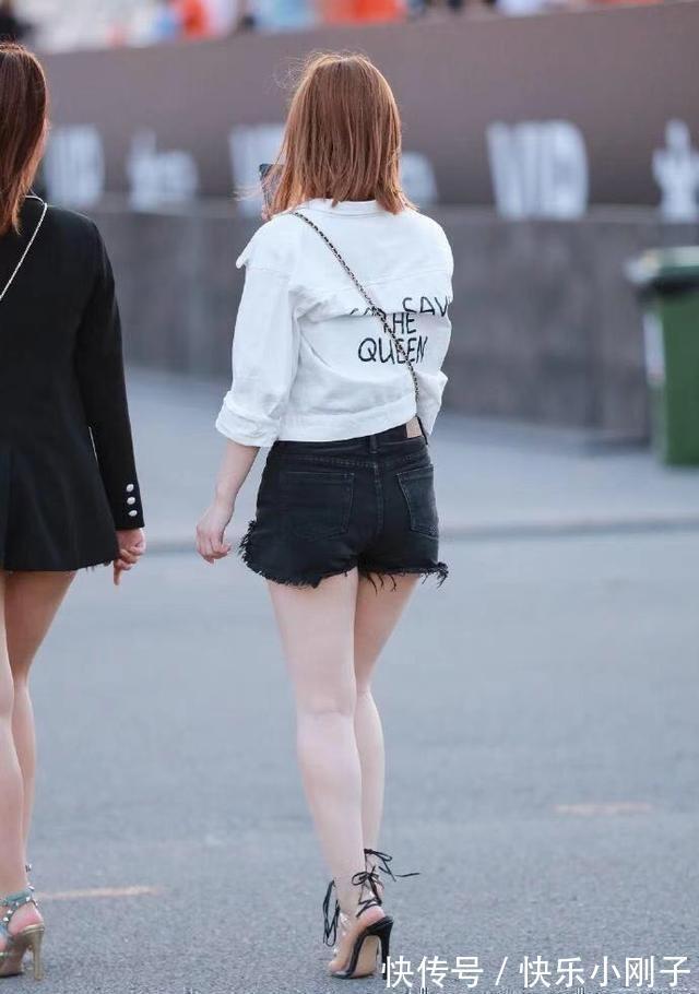 打底裤 修身有型的打底裤装扮绽放美丽时刻,大方好看值得借鉴,简约大方