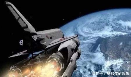 地球 一个人乘坐光速飞船飞行1分钟后回到地球,还能见到他的家人吗?