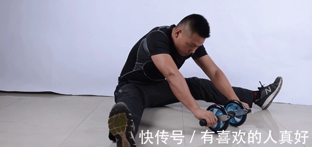 体脂率|腹肌撕裂者训练,健腹轮的5种方式,虐出马甲线,练成巧克力腹肌