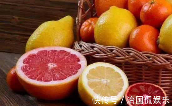 水果|夏天聪明女性都爱吃3种水果,补充营养,滋养肌肤,排毒又瘦身