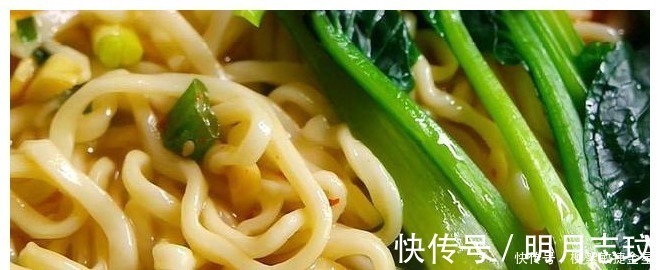手擀面|这才是面条最好吃的做法,面条劲道,香辣爽口,看完一遍就会做!
