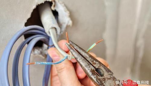 线槽|埋在墙里的电线烧坏了怎么办老电工教你2招,不拆墙就解决