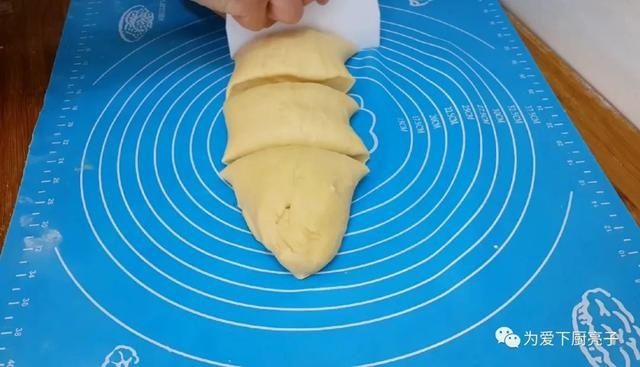 面粉不要烤面包了，掌握正确做法，让你吃一口就爱上，真的太香了