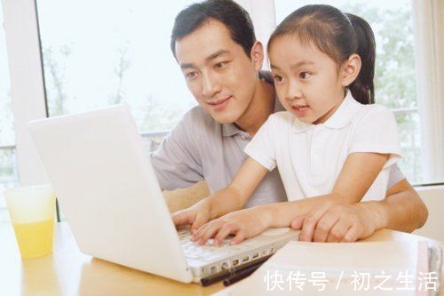 网络|该不该让孩子玩手机?世卫组织建议:接触网络不建议早于这一年龄