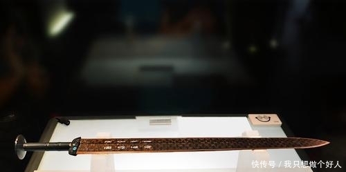 春秋时期|青铜兵器中代表作,越王勾践剑历经千年没生锈,其中有什么原因?