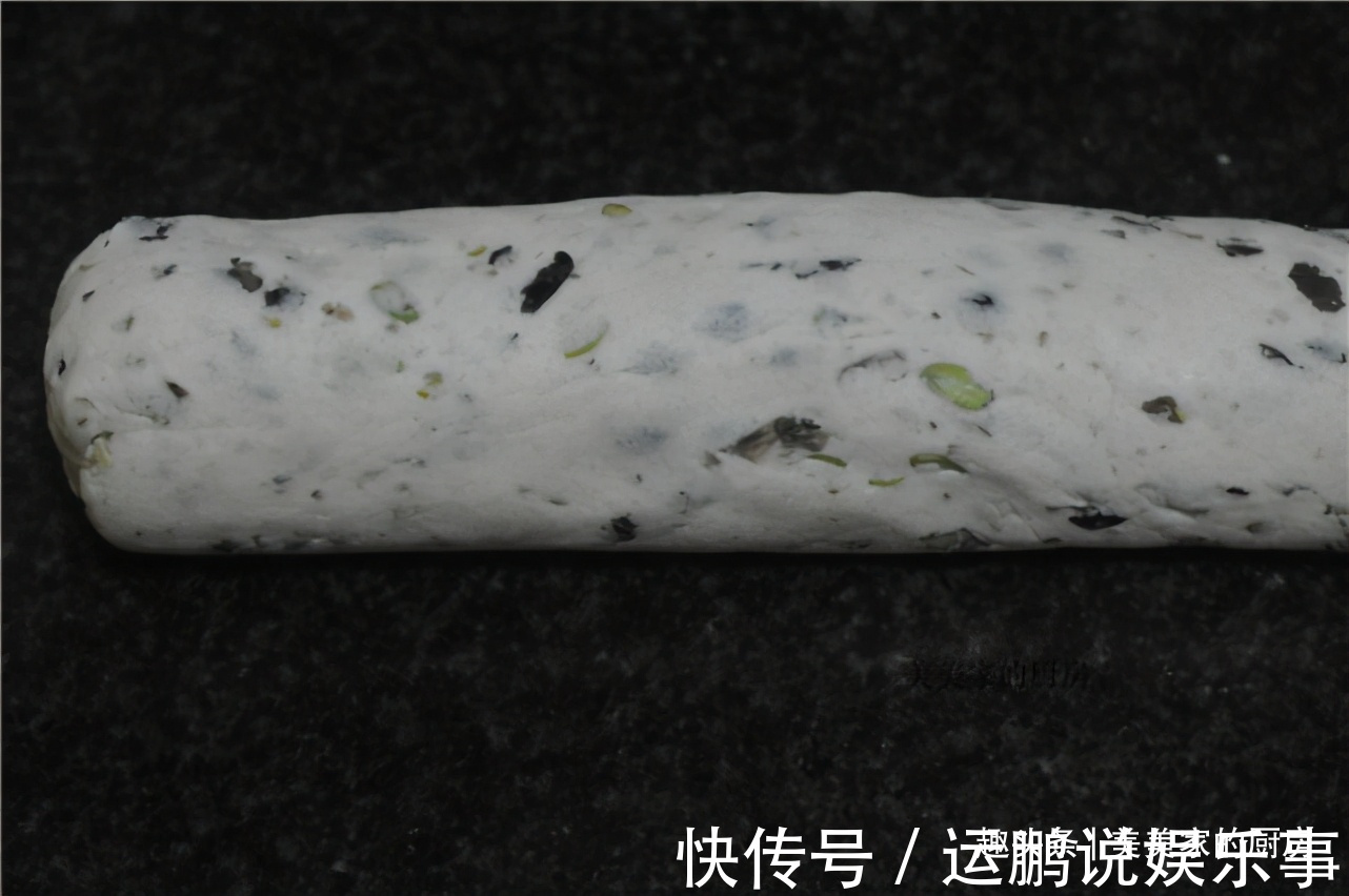 一日三餐|夏天湿气重，补药一堆，不如吃此物一块，清爽粉糯，凉吃更带劲！