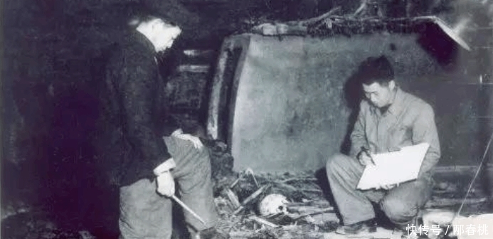 a6264|晒晒郭沫若力主发掘明定陵出土的文物: 如今龙袍发黑碎裂