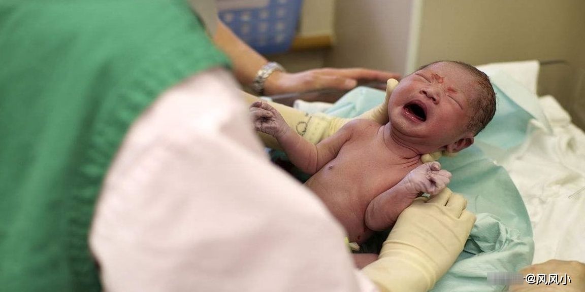 原来孕期肚子一直在跳，可能是胎儿在“忙”它，和胎动无关