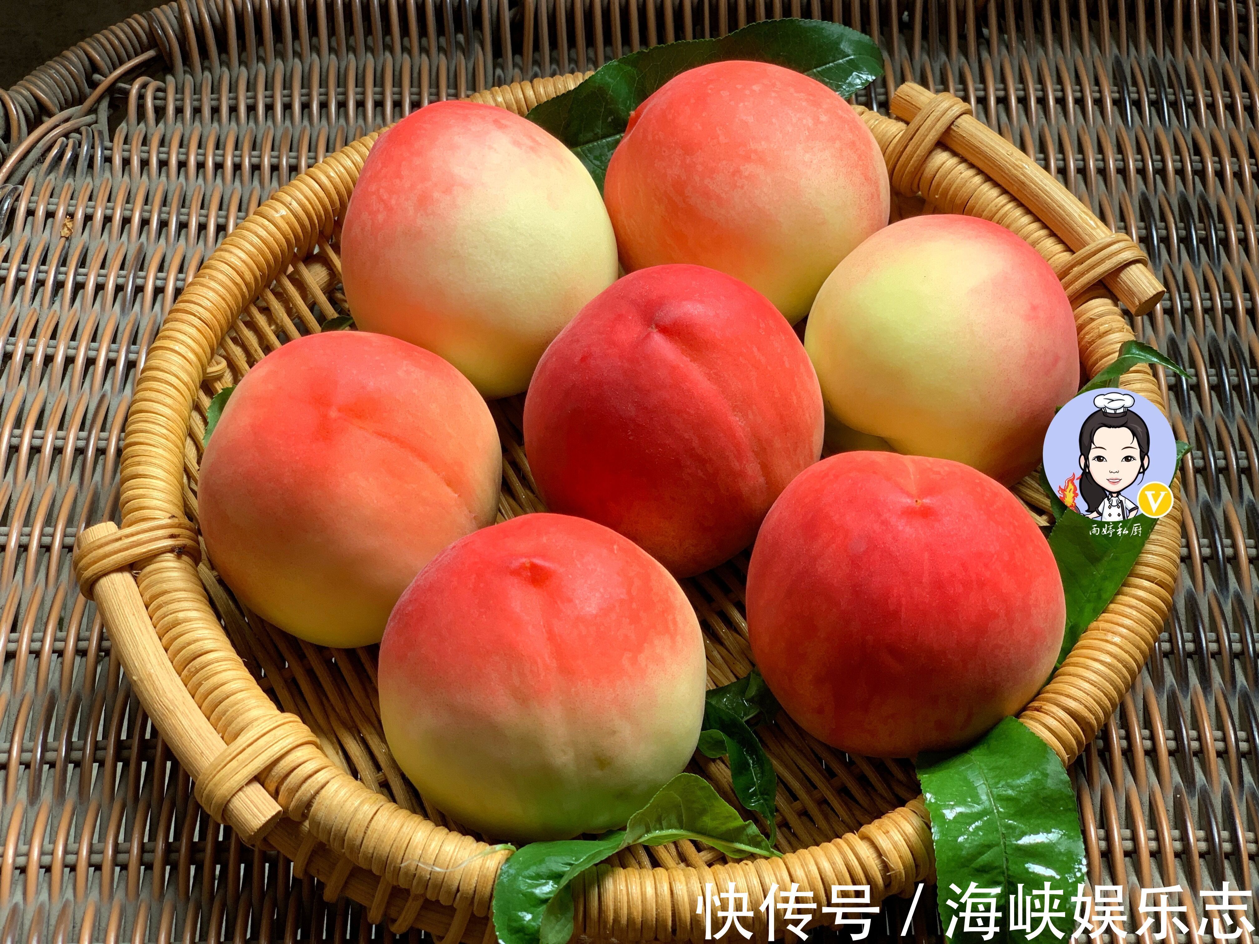 买桃子就要挑“公”的！香甜多汁，教你4个挑选窍门，一挑一个准