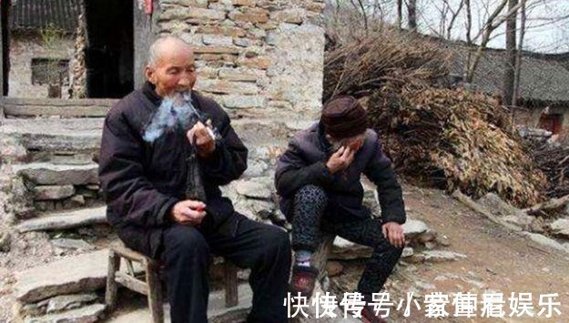 大门!古人讲“穷不搬家,富不迁坟”,有何依据?下半句更是精华