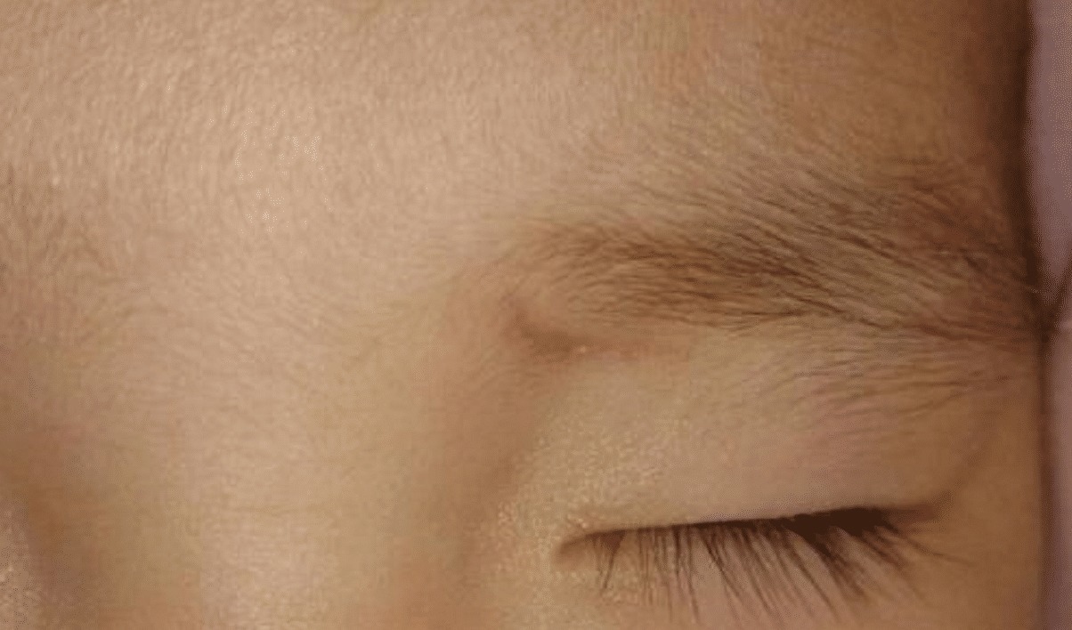 王盈盈|有这4个特征的娃,小时候再丑也不怕,坐等“丑小鸭逆袭成天鹅”