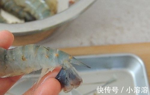 饭店|油焖大虾的家常做法,不用油炸,鲜香入味,在家做出饭店的味道