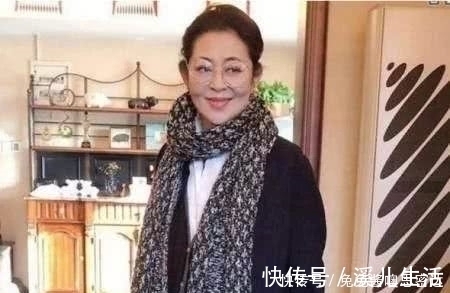 保姆|倪萍豪宅曝光,和保姆一起下厨做饭,网友不愧是央视一姐