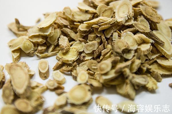 中老年人|一对50岁的中年夫妻,每天都喝黄芪泡水,最后俩人得到了什么