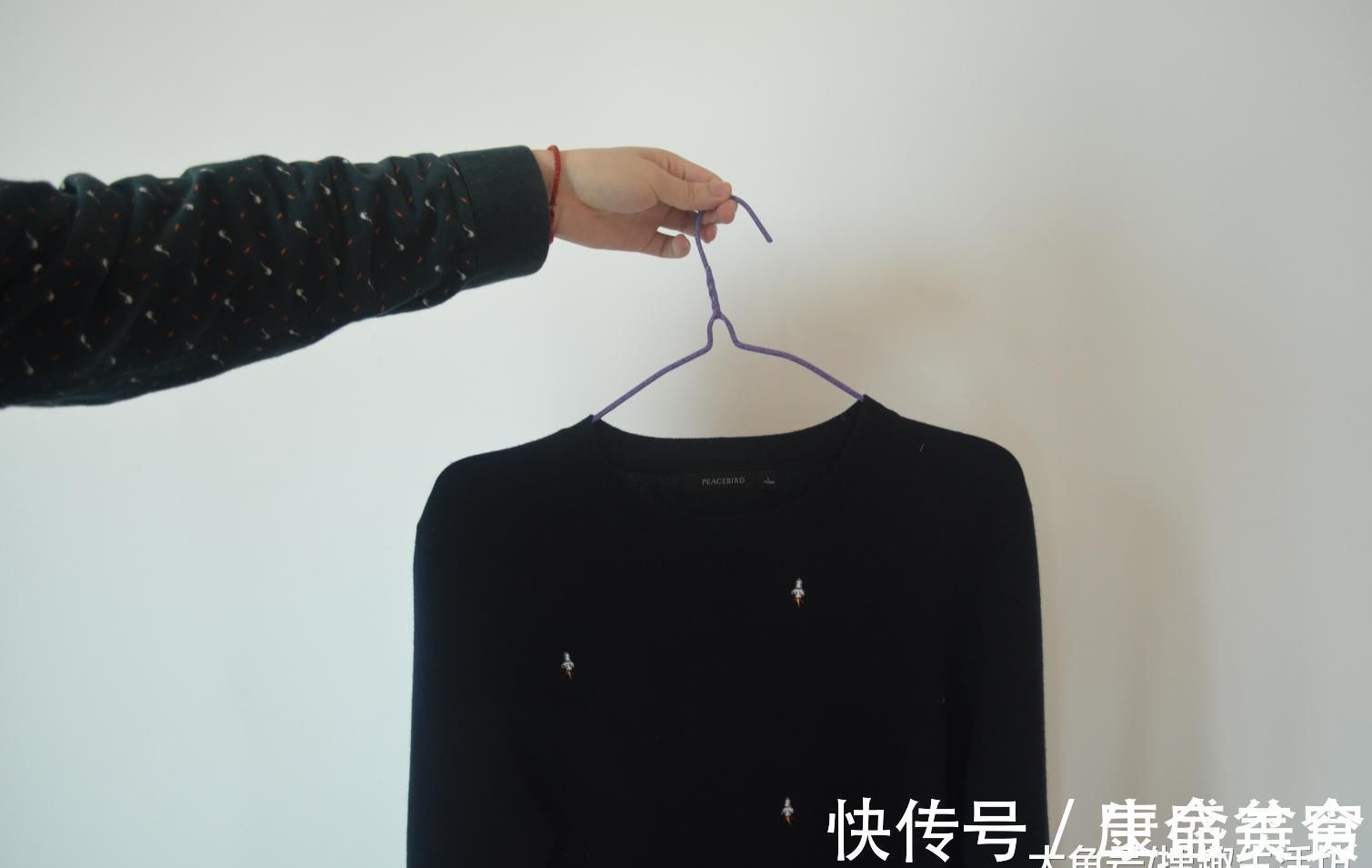 这才是挂毛衣的正确方法, 挂多久肩部都不会变形, 方法简单又实用