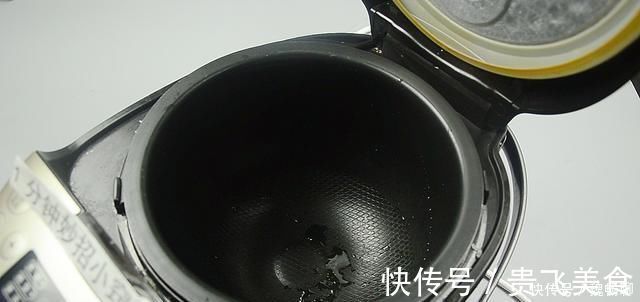 地方|电饭锅这地方不洗,等于吃细菌,教你用一个方法,洗得干净还放心