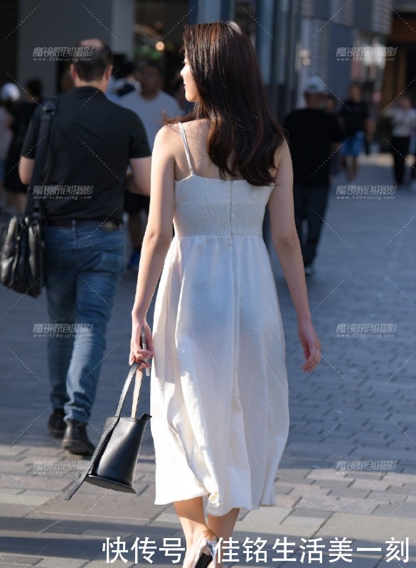 美丽|好身材要搭配美丽的连衣裙,展现完美曲线。