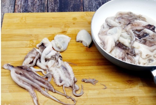 鲜嫩|八爪鱼怎么炒才鲜嫩,不像皮筋?教你一招,脆嫩鲜香到流口水