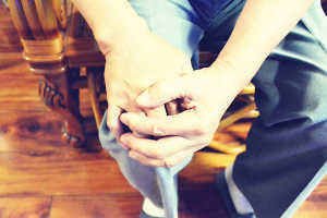 膝关节|膝盖有寿命，6个习惯会加速膝盖衰老，趁早改掉，别等老了后悔