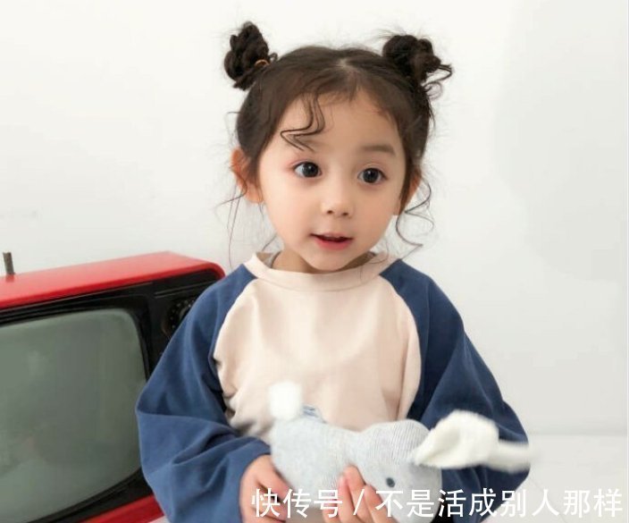 孩子|孩子是爷爷奶奶带的,还是父母自己带的,看一眼就知道了