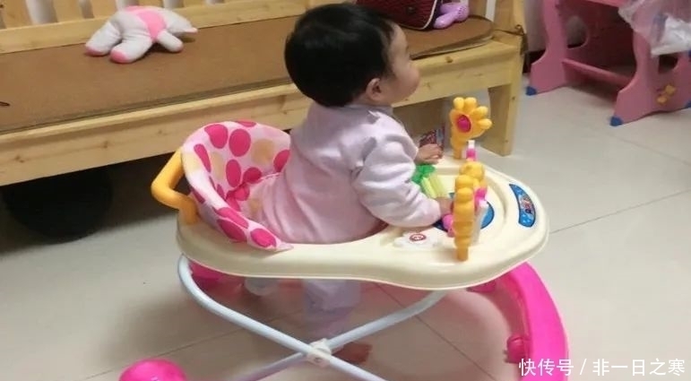 鸡笼|抠门老爸自制“鸡笼学步车”火了,能省点就省点,网友:经济实惠