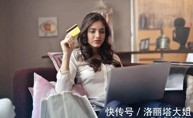 衣服|实体店一件衣服几百，电商却只卖几十块？内幕被揭开，你还买吗？