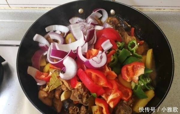 抠门|6个人只吃一盘菜,以为同事抠门,菜一上桌大家纷纷掏出手机