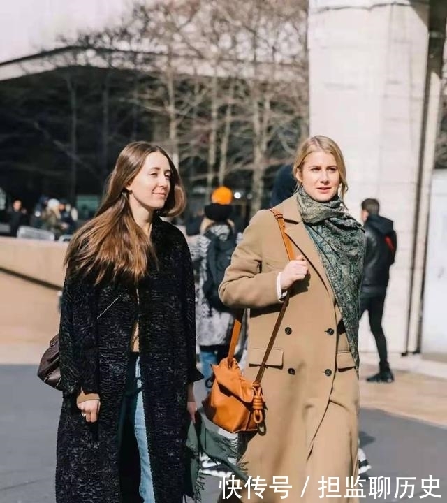 秋冬穿大衣的女人超显气质!选对这4件内搭,轻松上身照着做准美